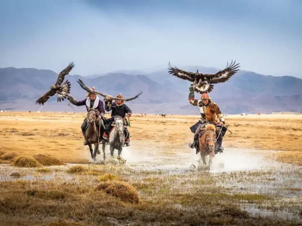 Mongolian Hunters with Eagles – Photography Tour