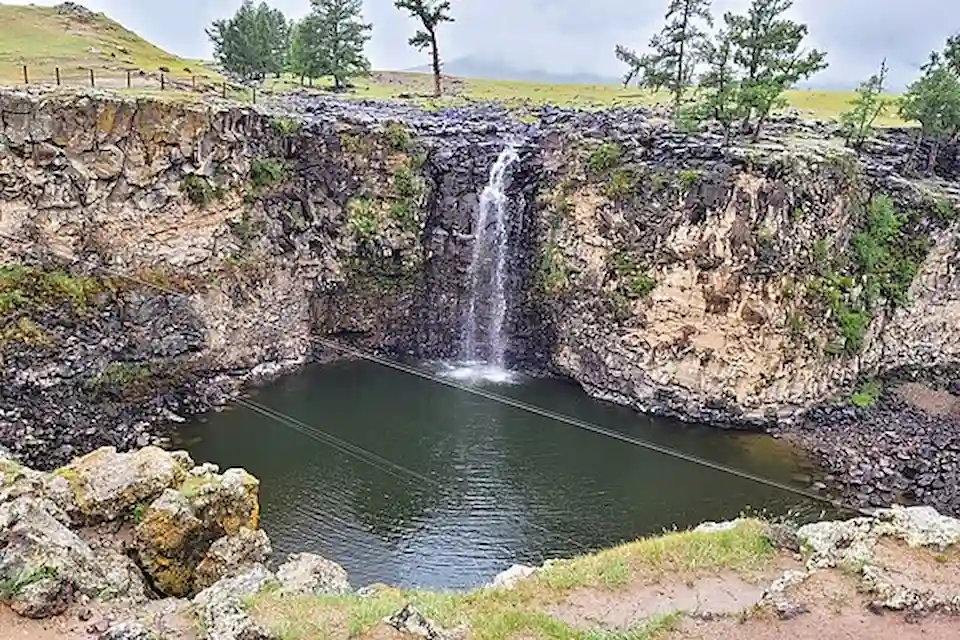 Ulaan Tsutgalan Waterfall, also known as Orkhon Waterfall, plunges 24 meters into a volcanic gorge in Mongolia’s heartland.